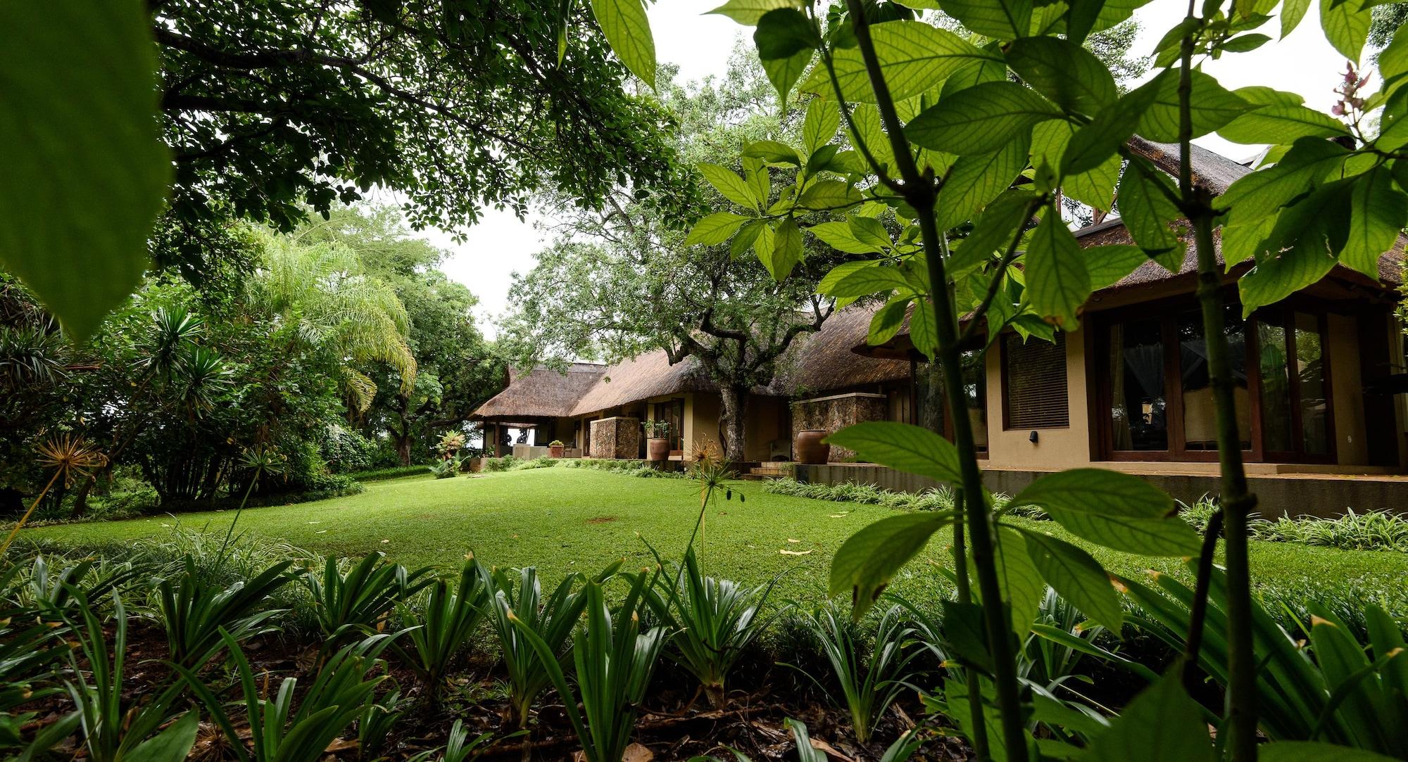 Alojamento de Turismo Selvagem Khaya Ndlovu Safari Manor *