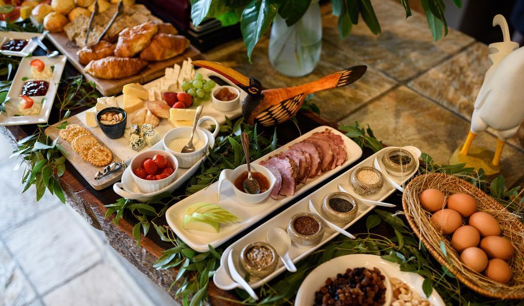 Khaya Ndlovu Safari Manor Hoedspruit